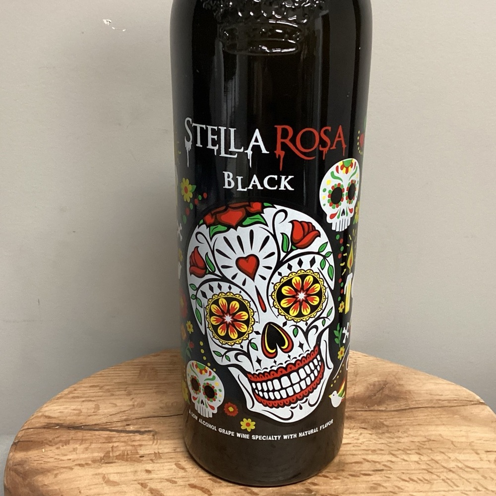 🔴 Stella Rosa Black Limited Edition Bottle - Huge - Heavy - Unique - Empty - Picture 3 of 16